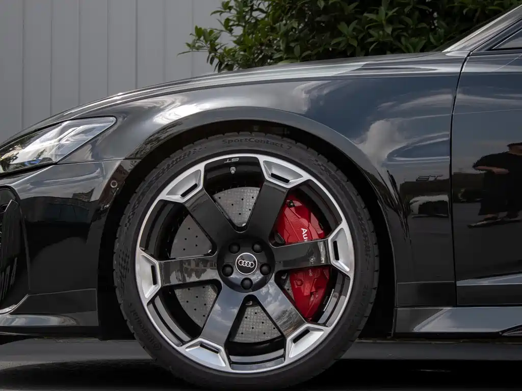 Audi RS 6 2025 — фото 10