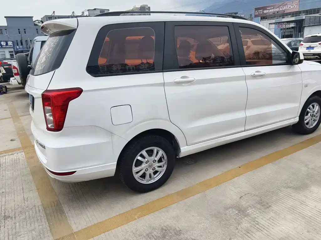 Wuling Hongguang 2018 — фото 7
