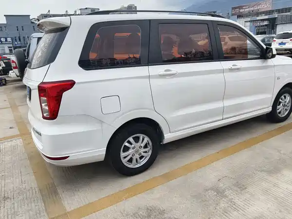 Wuling Hongguang 2018