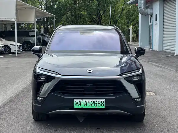 NIO ES8 2021