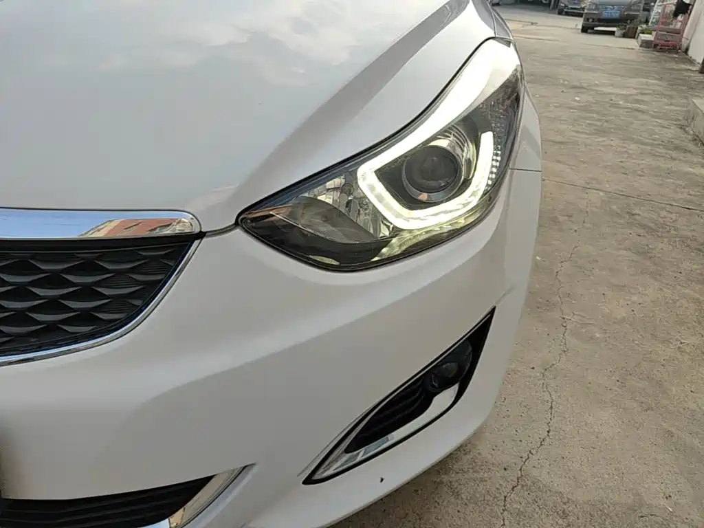 Hyundai Elantra Langdong 2017 — фото 18