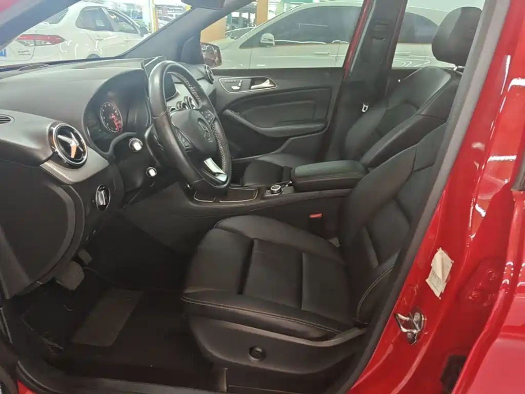 Mercedes-Benz B-Class 2018 — фото 15