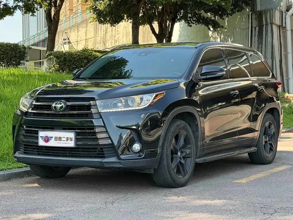 Toyota Highlander 2020 — фото 1
