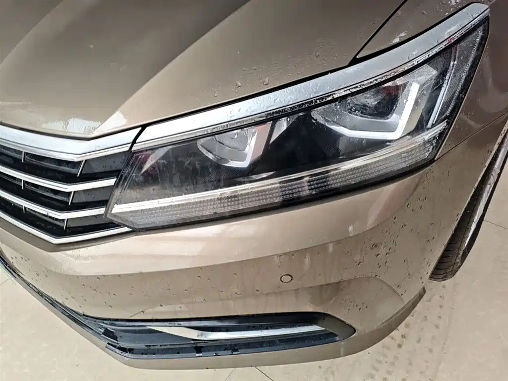 Volkswagen Passat 2017 — фото 24
