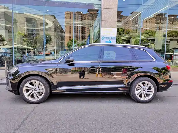 Audi Q7 2021