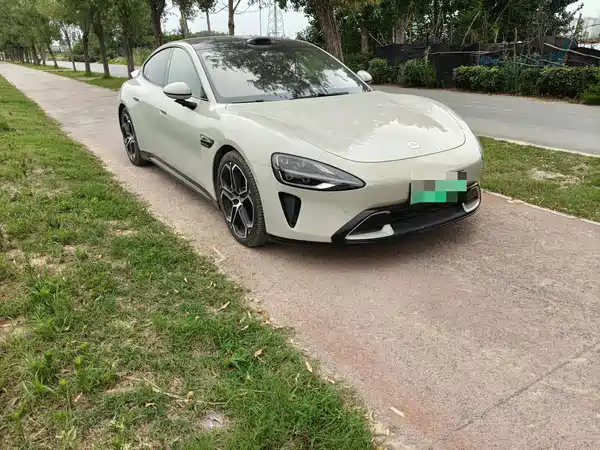 Xiaomi SU7 2025