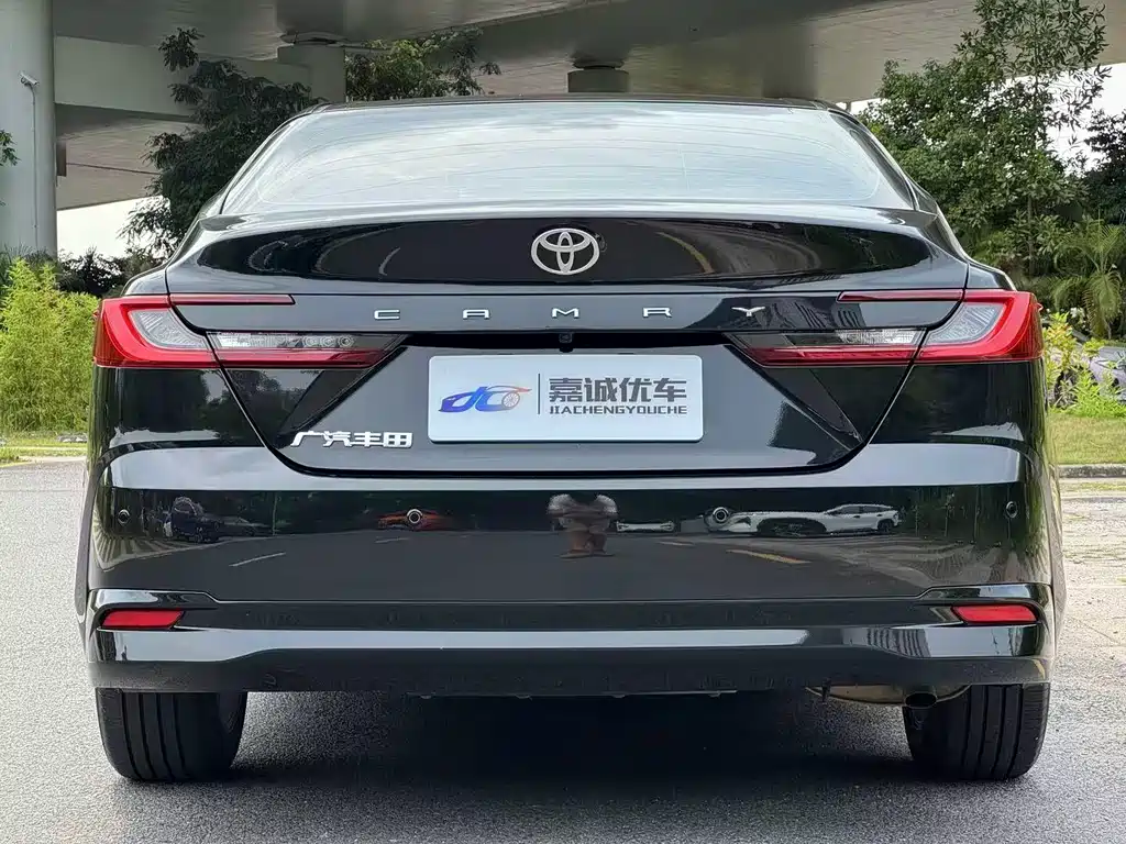 Toyota Camry 2024 — фото 6