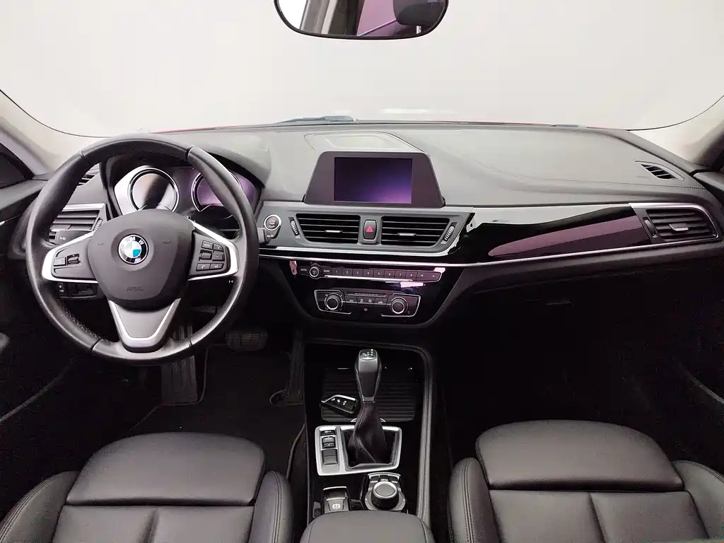BMW 1 Series 2018 — фото 15