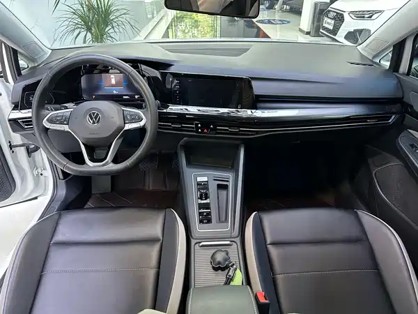 Volkswagen Golf 2023