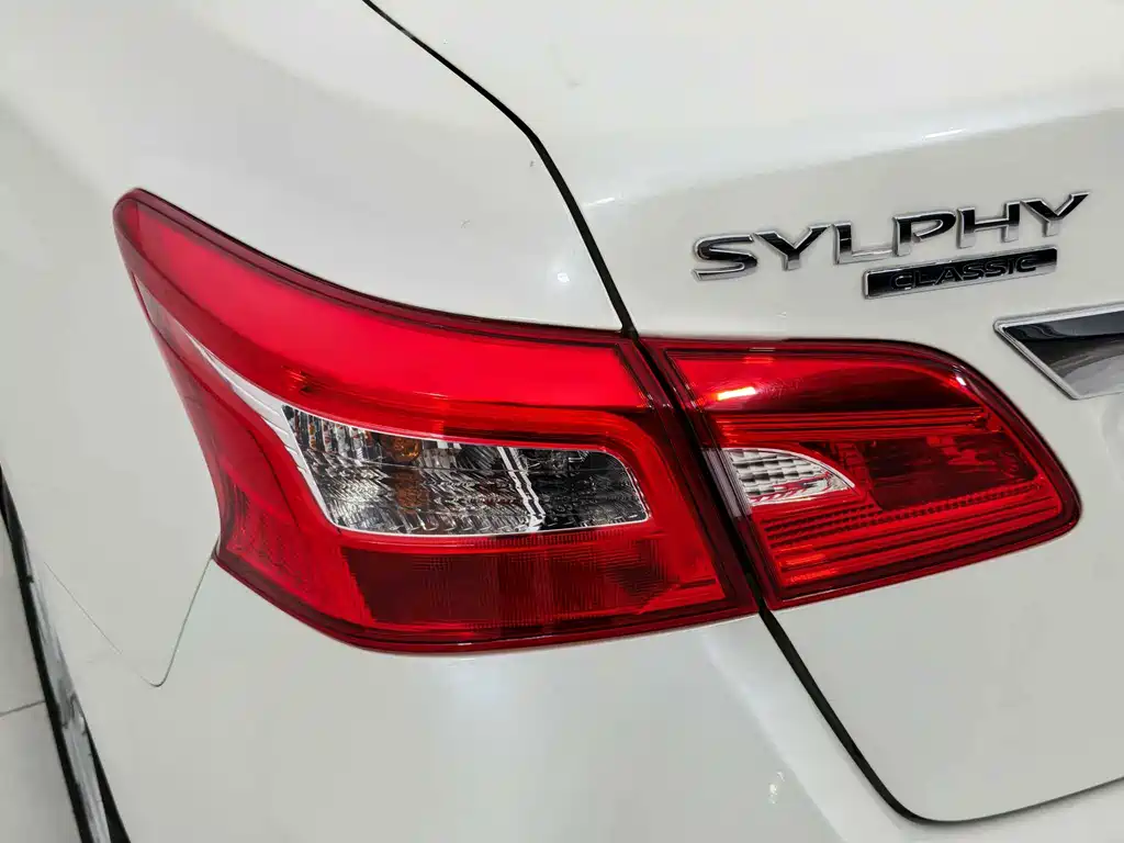 Nissan Sylphy 2023 — фото 18