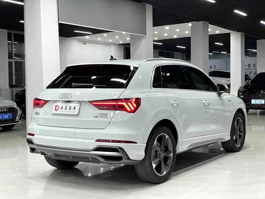 Audi Q3 2022 — фото 6