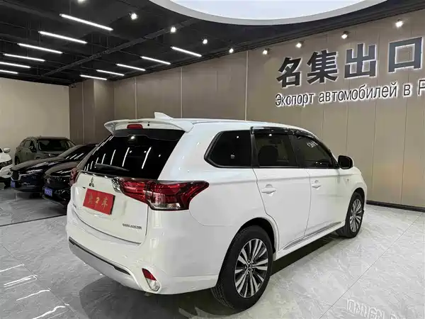 Mitsubishi Outlander 2021