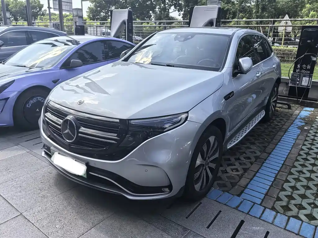 Mercedes-Benz EQC 2020 — фото 1
