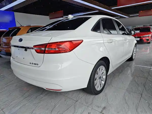 Ford Escort 2015