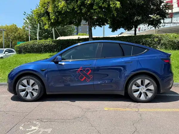 Tesla Model Y 2022
