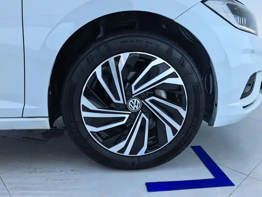 Volkswagen Sagitar 2021