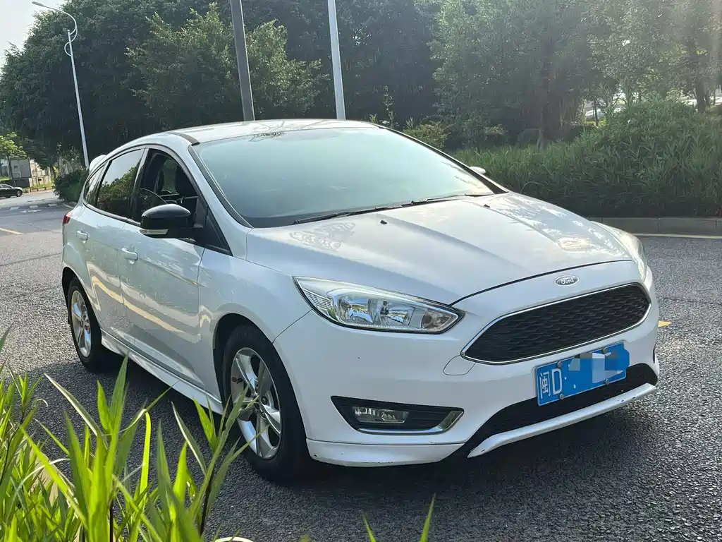 Ford Focus 2018 — фото 1