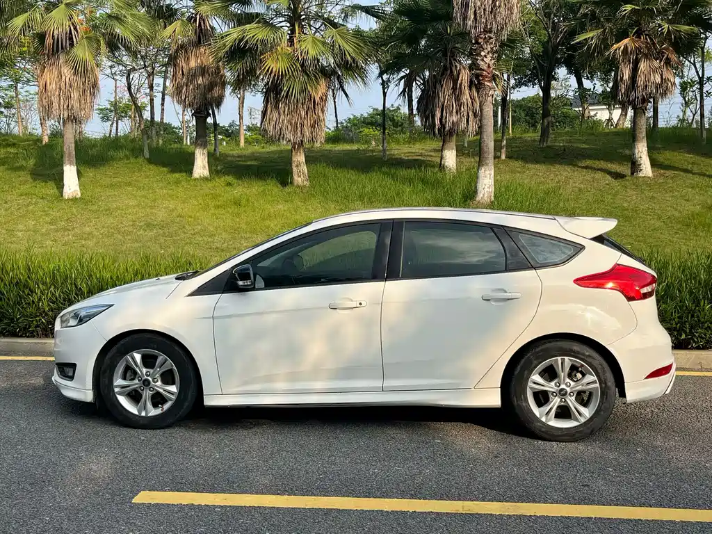 Ford Focus 2018 — фото 7