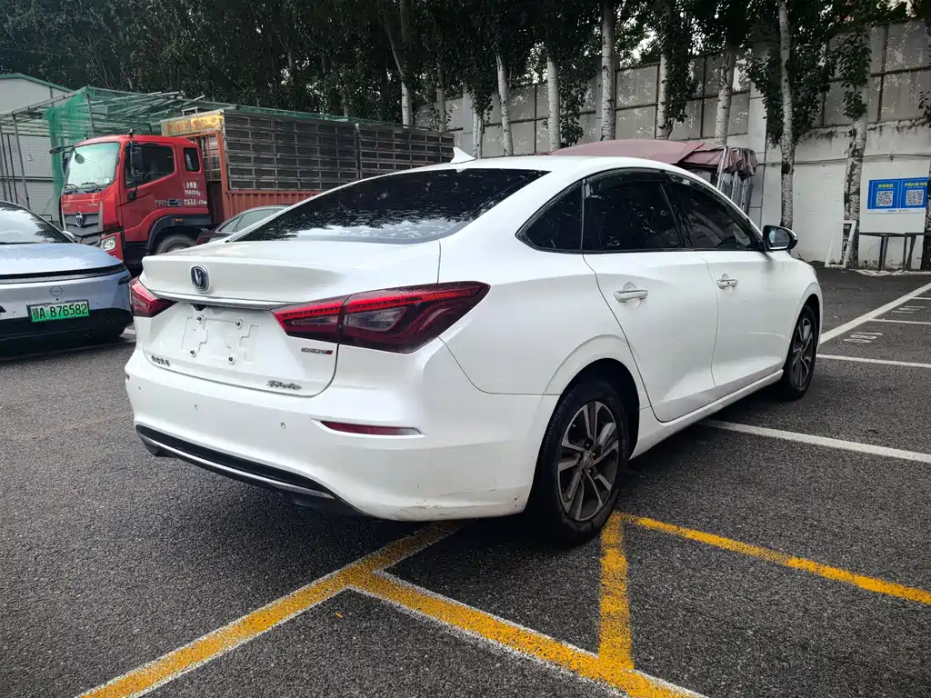 Changan Eado 2018 — фото 14