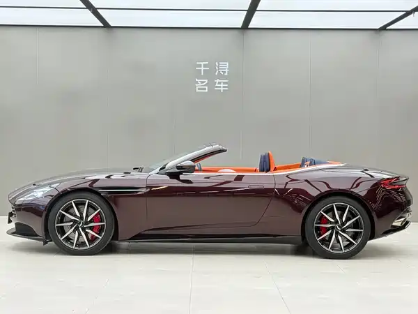 Aston Martin DB11 2019
