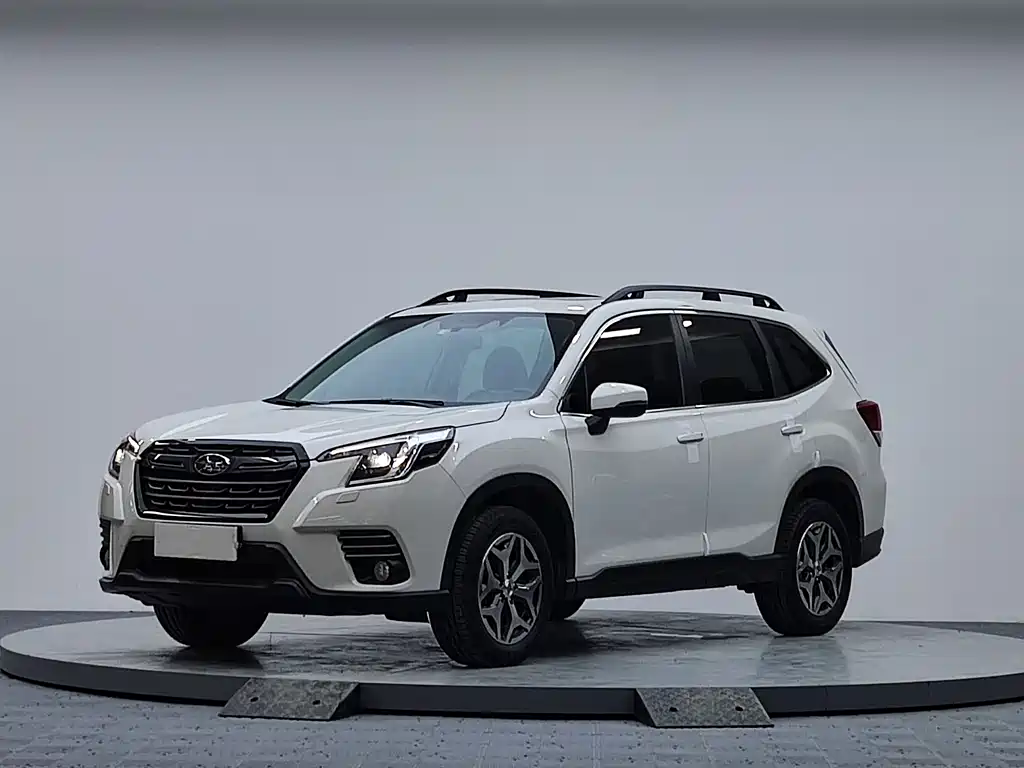 Subaru Forester 2022 — фото 10