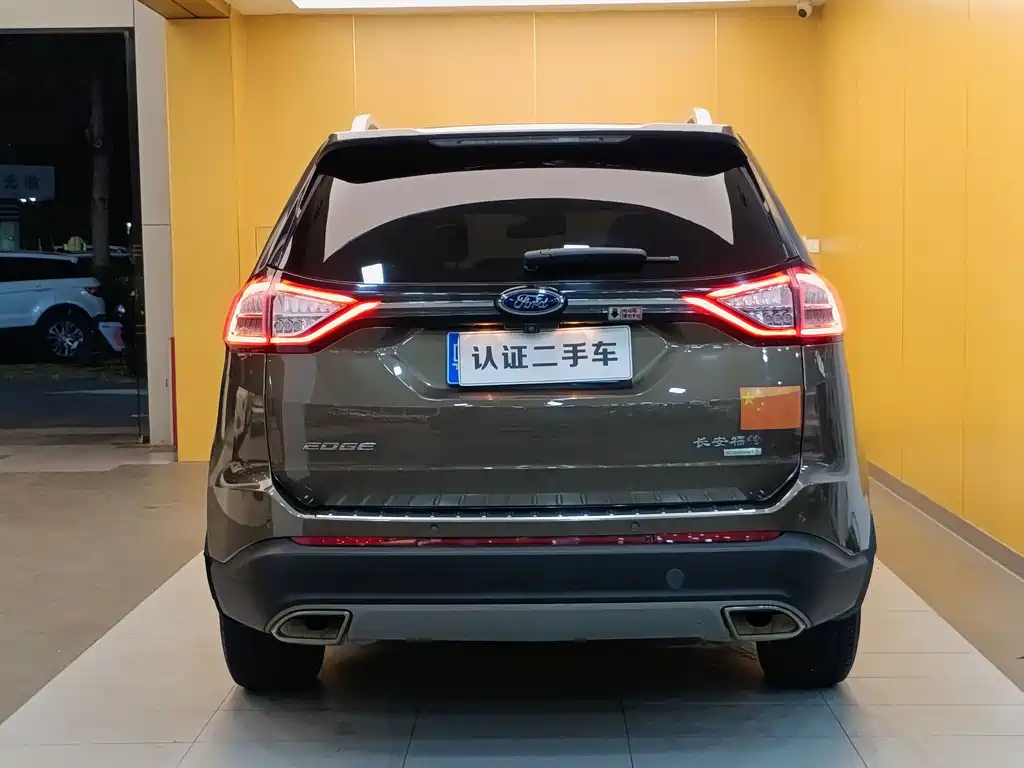 Ford Edge 2016 — фото 29