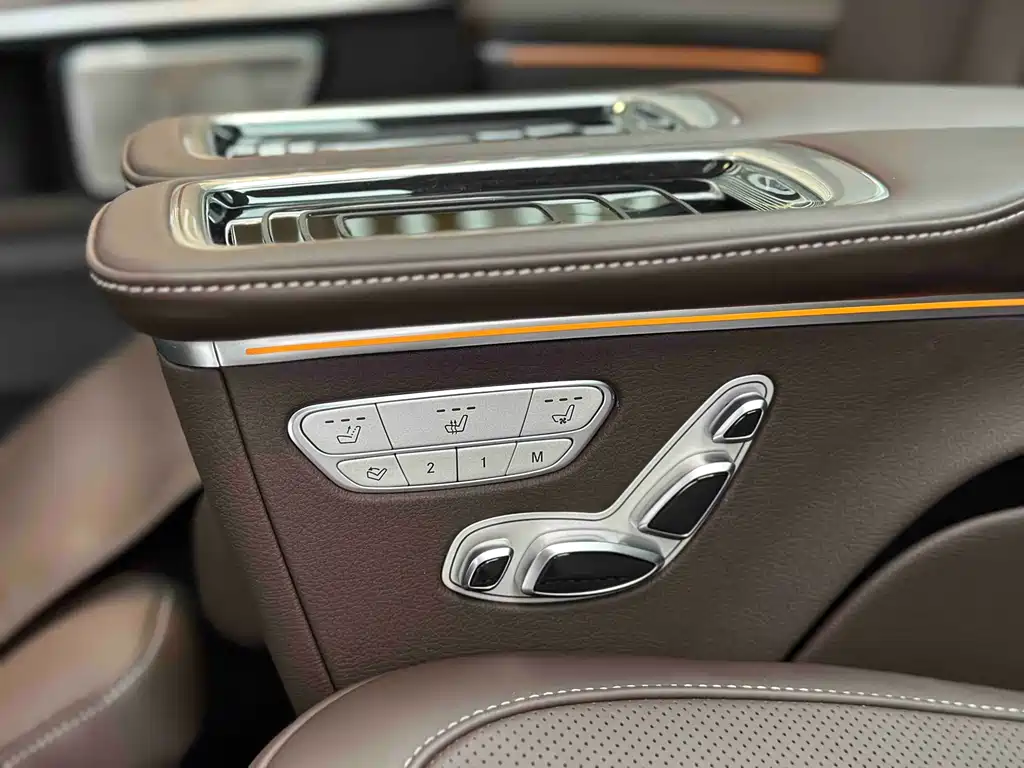 Mercedes-Benz V-Class 2024 — фото 15