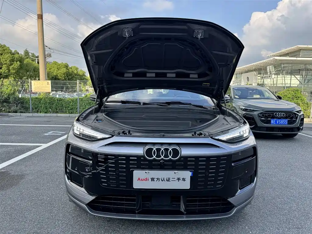 Audi Q6L E-Tron 2025 — фото 9
