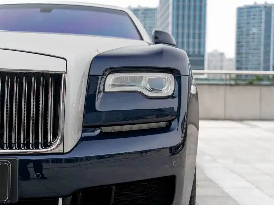 Rolls-Royce Ghost 2019 — фото 16