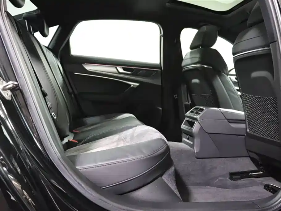 Audi A6L 2022