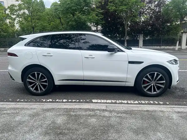 Jaguar F-PACE 2024