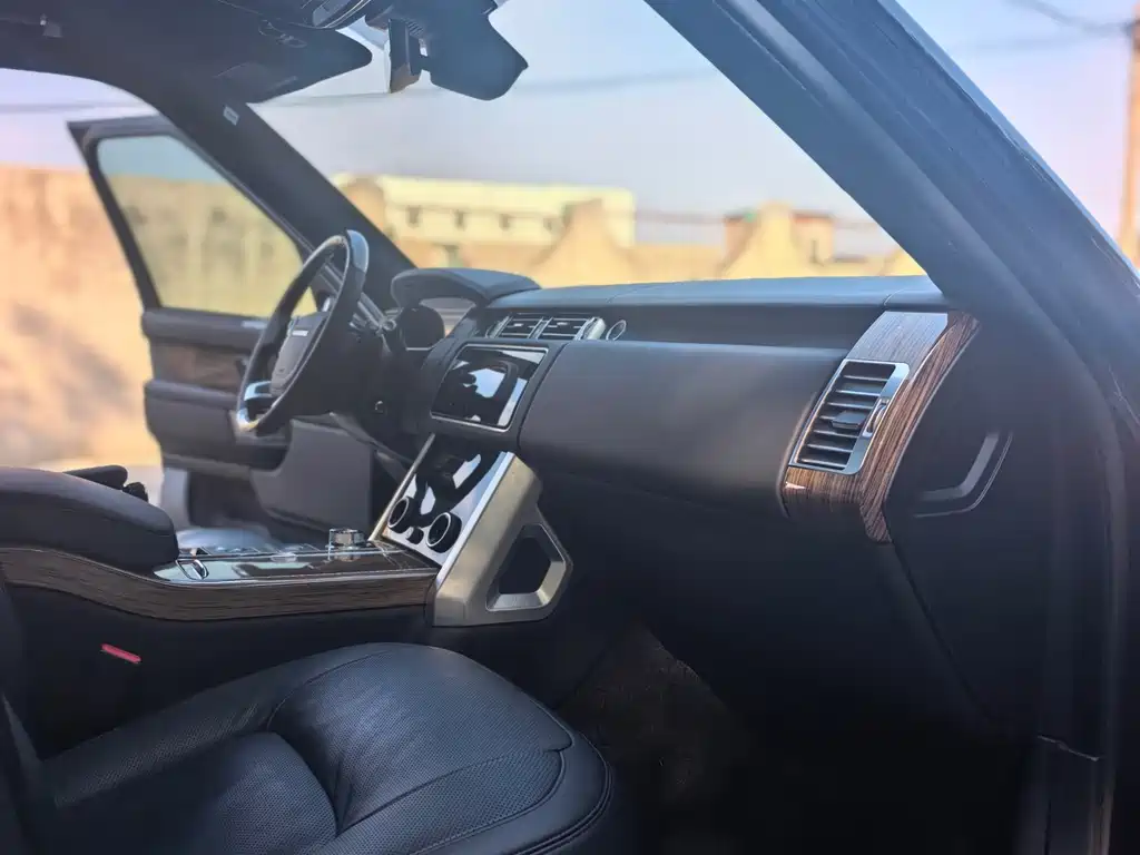 Land Rover Range Rover 2019 — фото 10