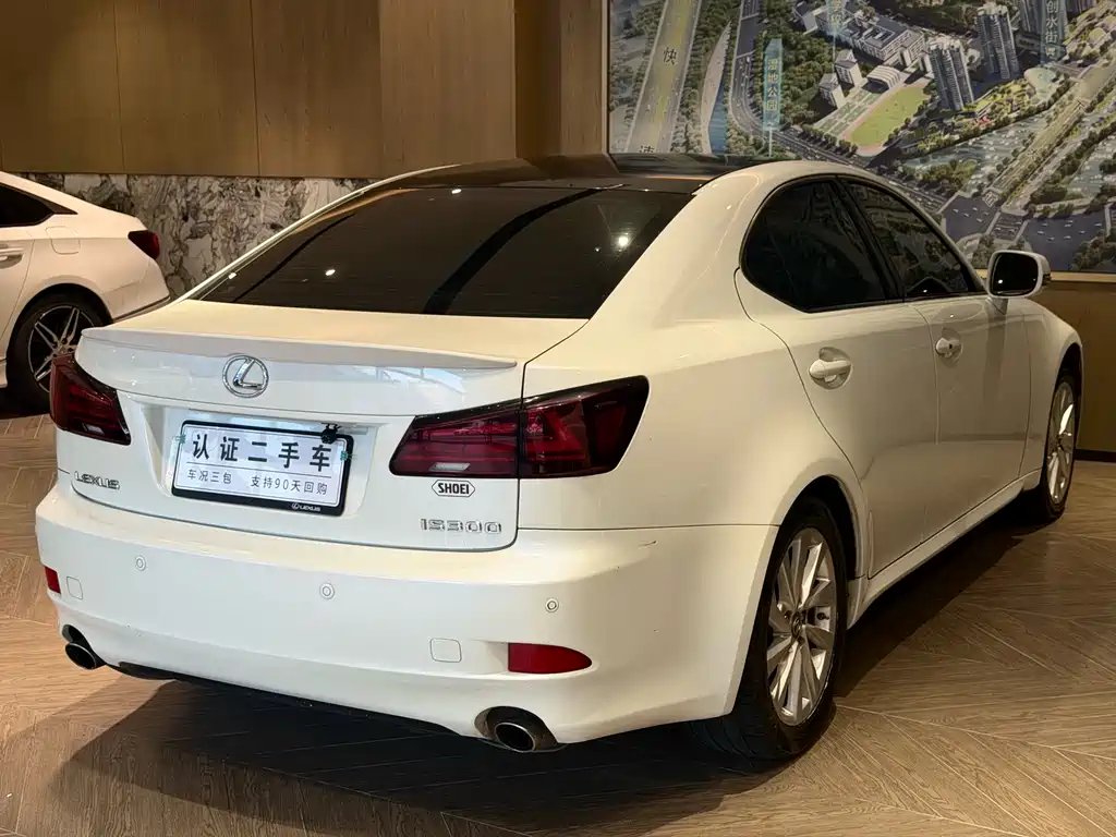 Lexus IS 2009