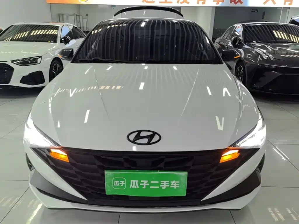 Hyundai Elantra 2023