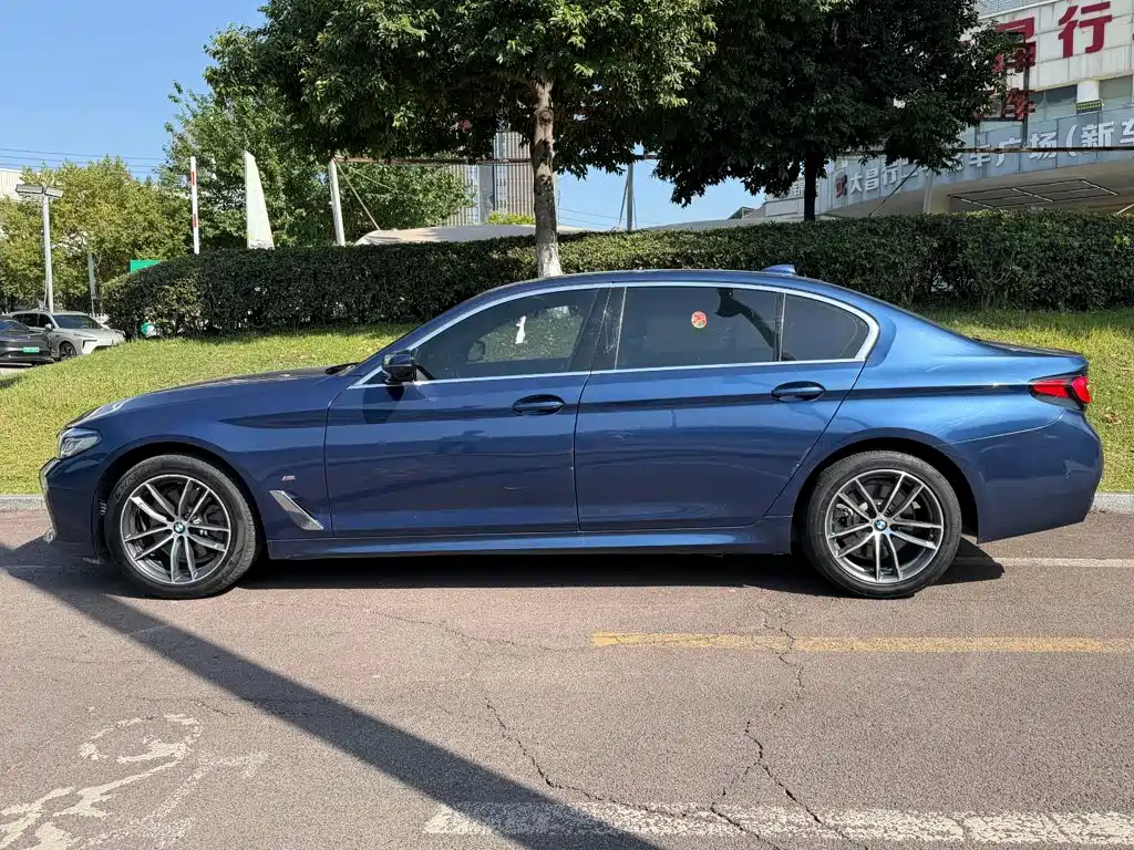 BMW 5 Series 2021