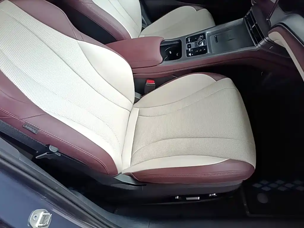 BYD Seal 07 DM-i 2024 — фото 25