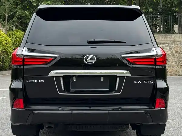 Lexus LX 2018