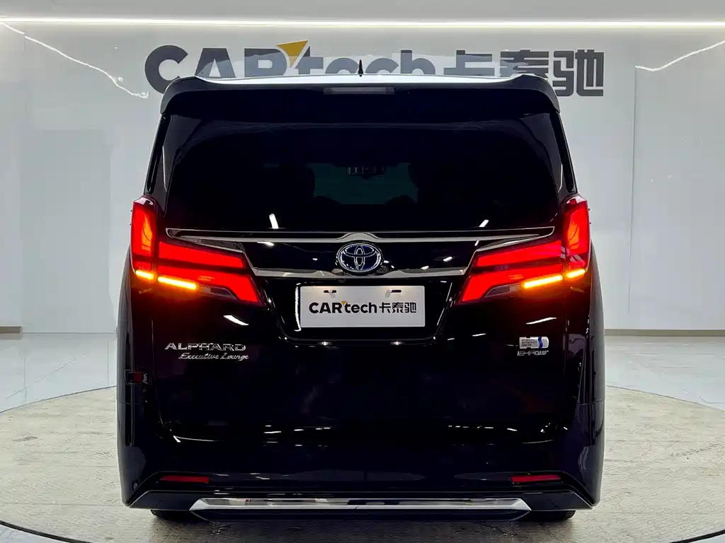 Toyota Alphard 2023 — фото 5