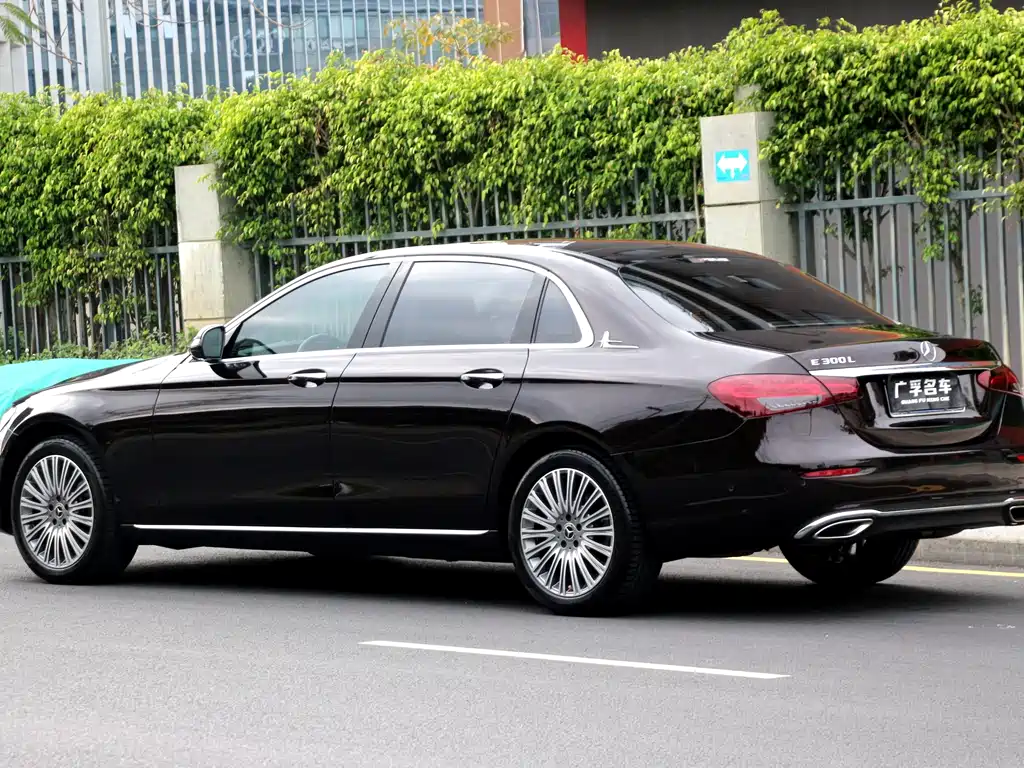 Mercedes-Benz E-Class 2021 — фото 3