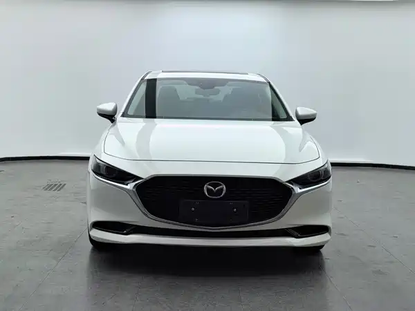 Mazda 3 Axela 2024