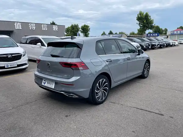 Volkswagen Golf 2021