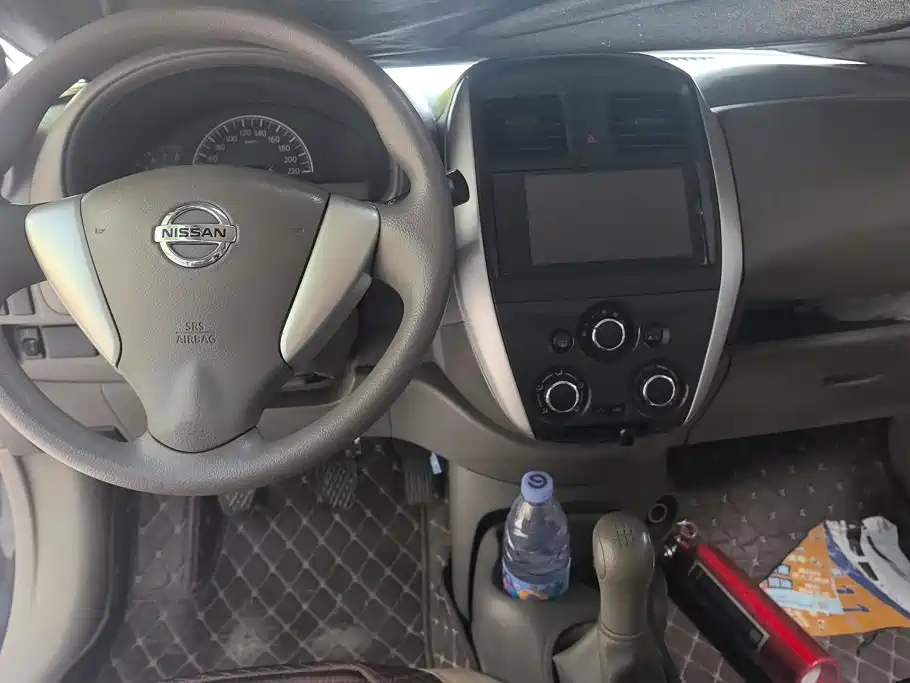 Nissan Sunny 2015 — фото 12