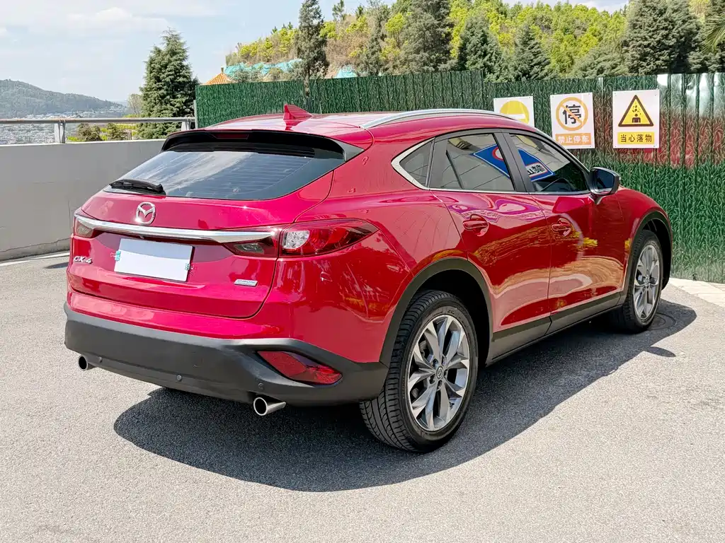 Mazda CX-4 2017 — фото 11
