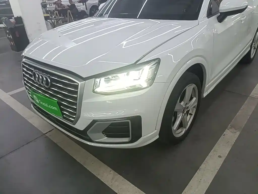 Audi Q2L 2020 — фото 24