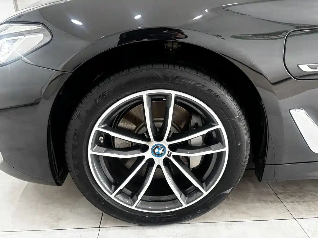 BMW 5 Series New Energy 2024 — фото 32