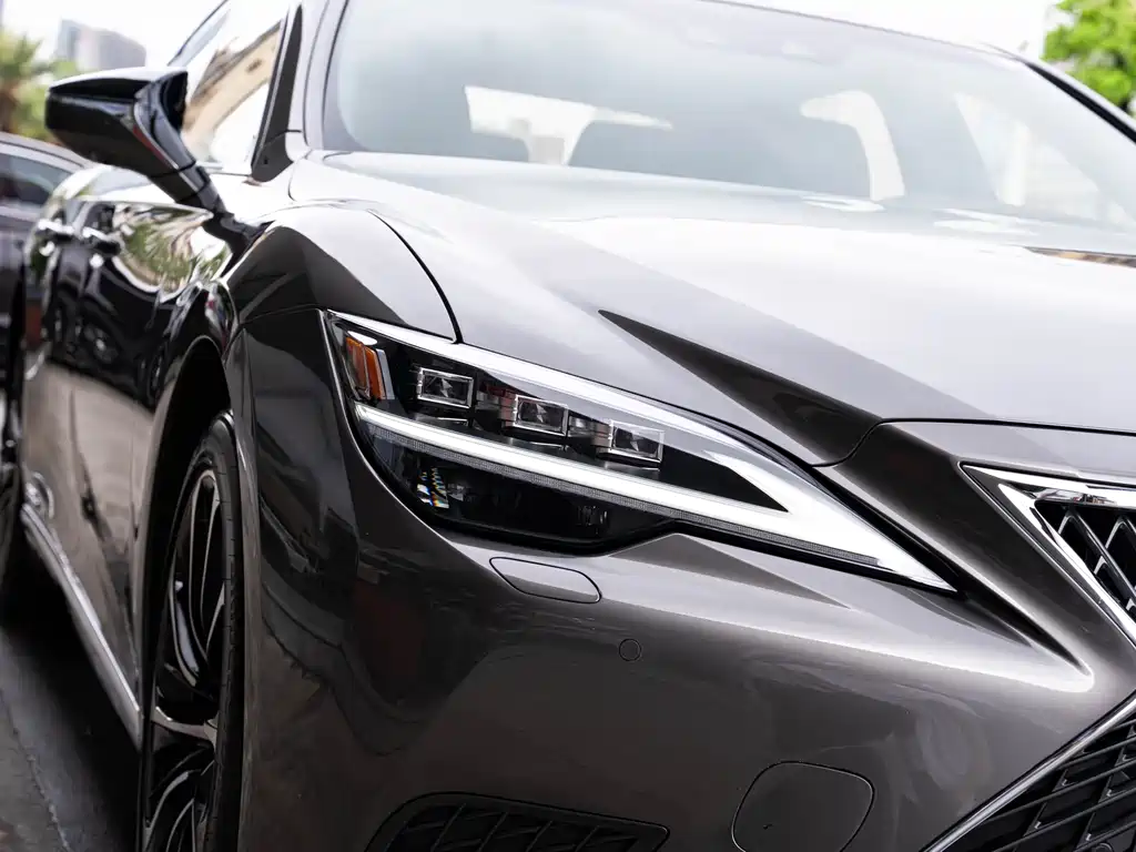 Lexus LS 2021