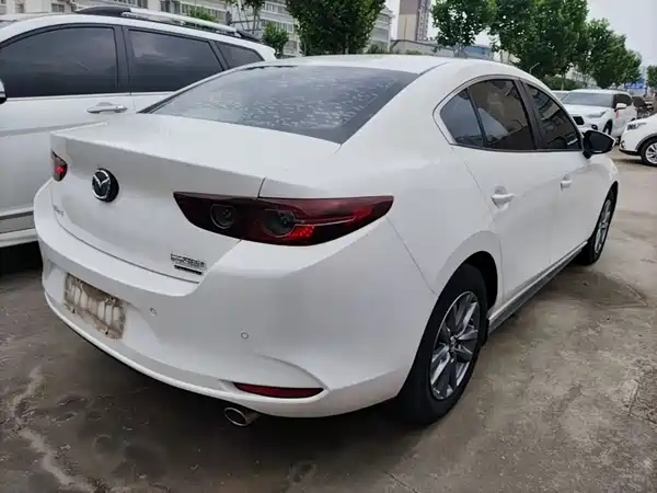 Mazda 3 Axela 2022