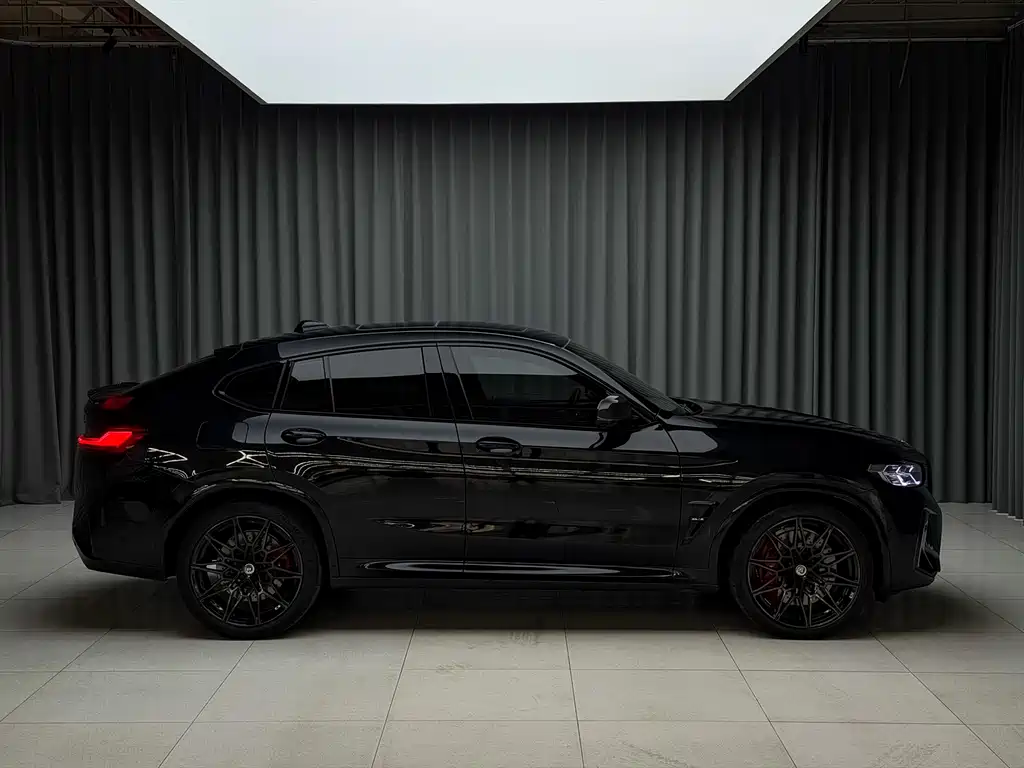 BMW X4 M 2023 — фото 16