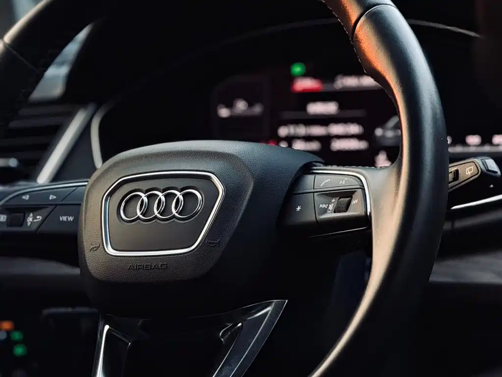 Audi Q5L 2022 — фото 10