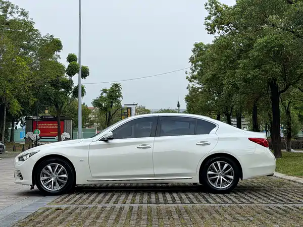 Infiniti Q50L 2017